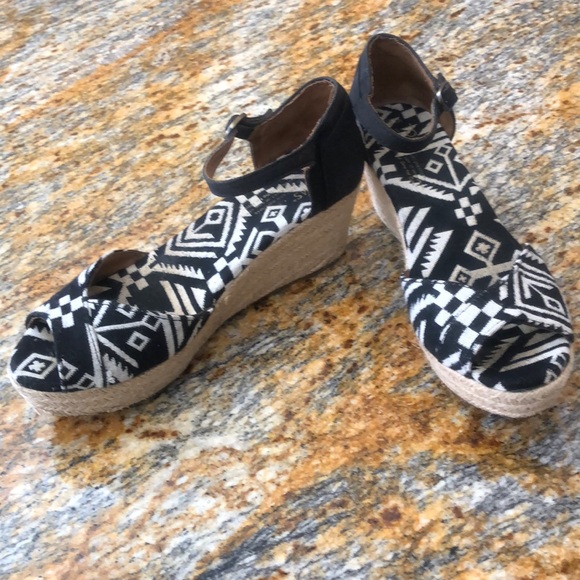 TOMS Espadrille wedge peep toe sandals – size 7.5 - Picture 1 of 8